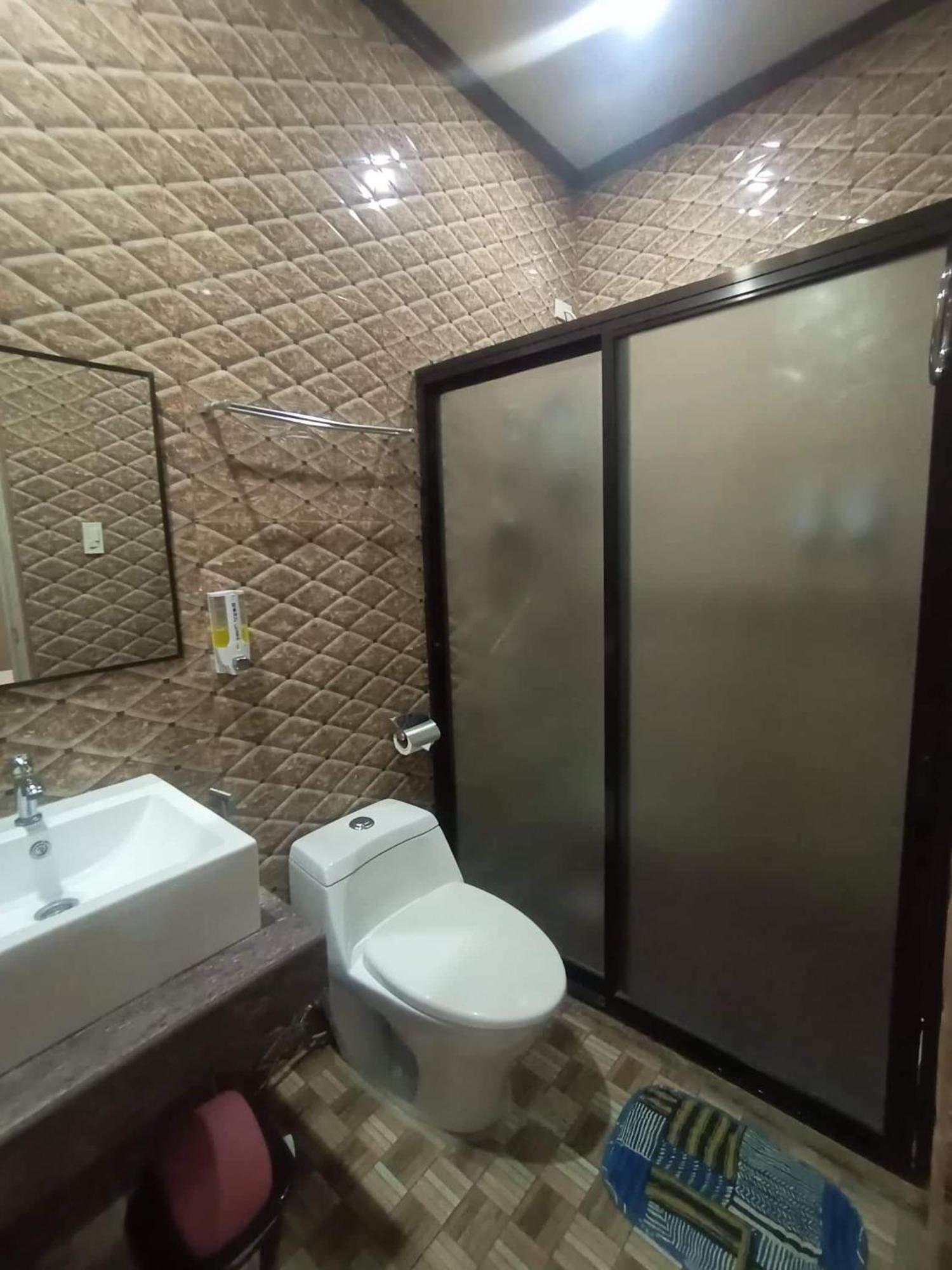 7 Meadows Inn Тагбиларан Сити Екстериор снимка